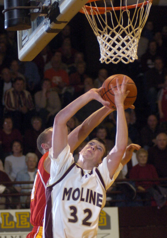 Moline teams survive weekend losses to remain in state hoops rankings
